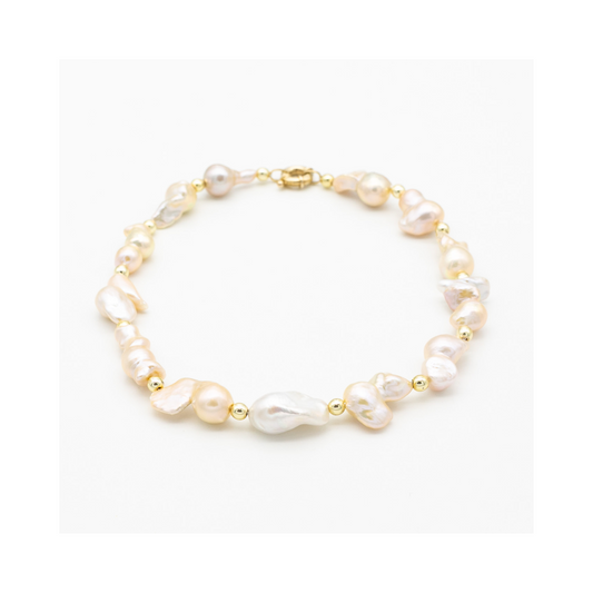 Baroque Peachy White Necklace